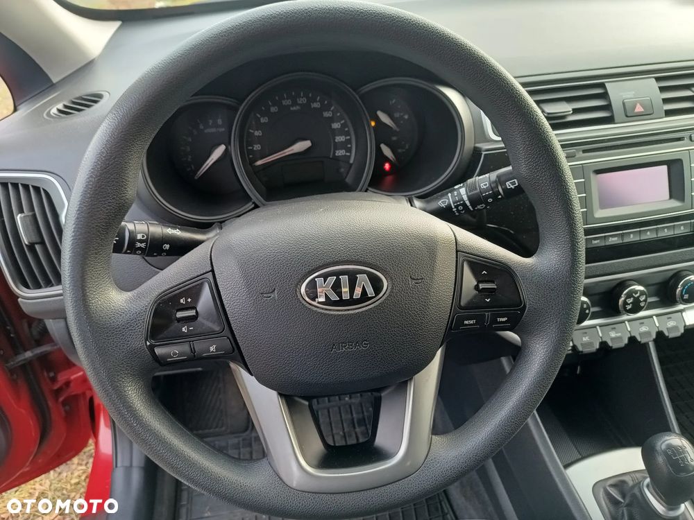 Kia Rio 1.4 L - 13