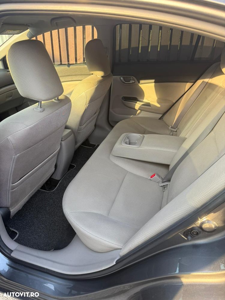 Honda Civic 1.8 i-VTEC MT Executive - 11