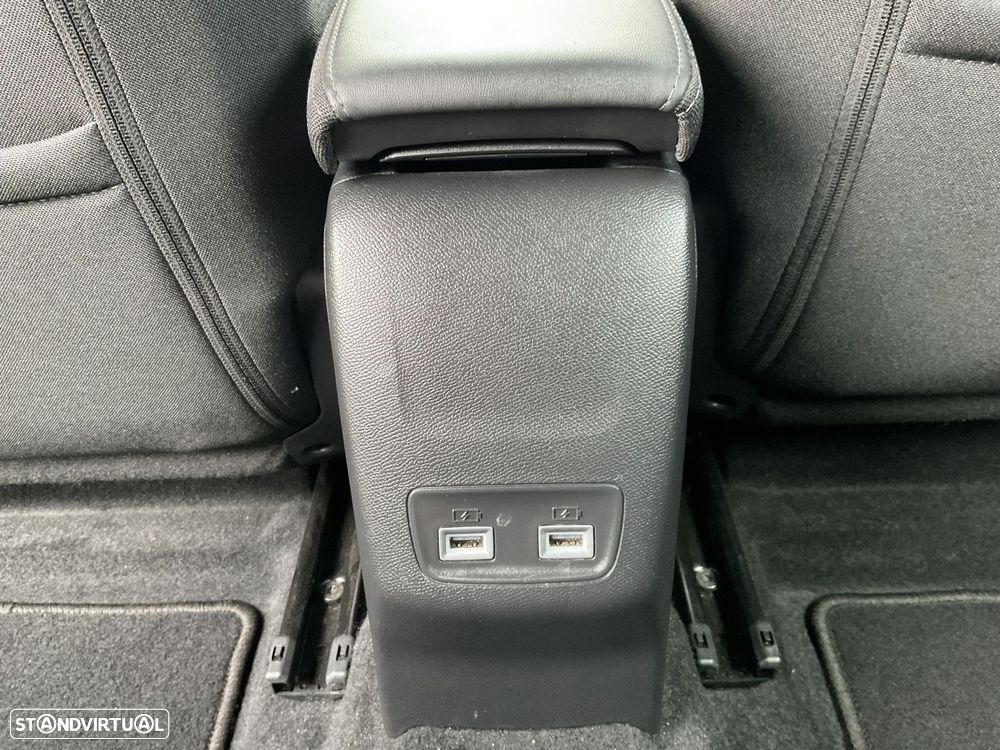 Peugeot e-2008 50 kWh Allure - 34