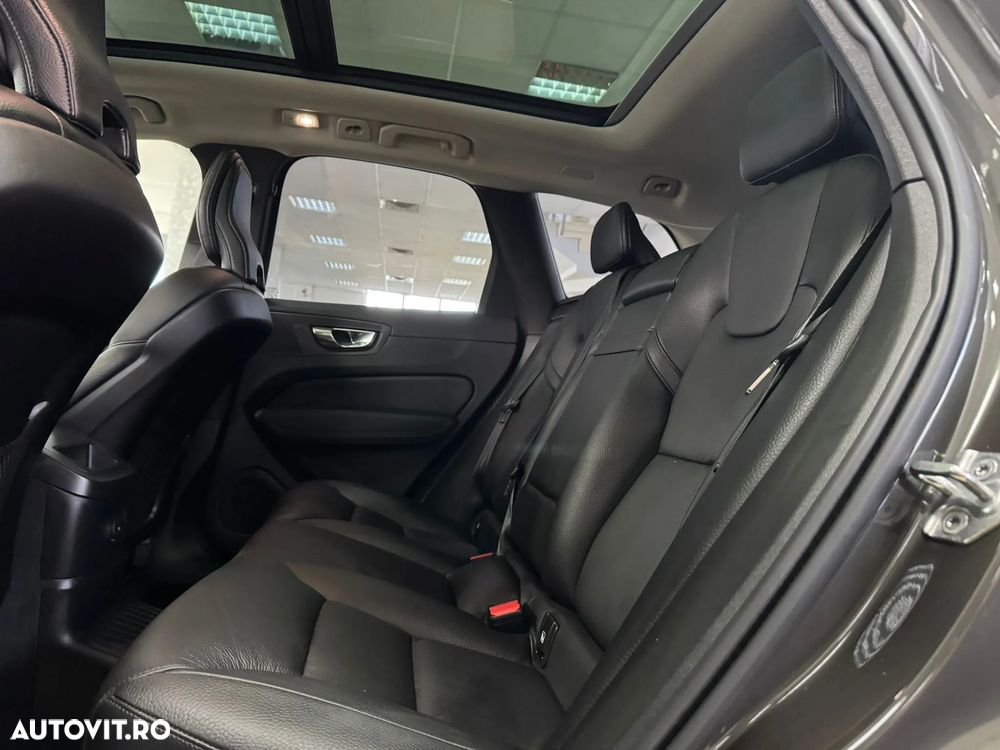 Volvo XC 60 T6 AWD Recharge Geartronic Inscription Expression - 16