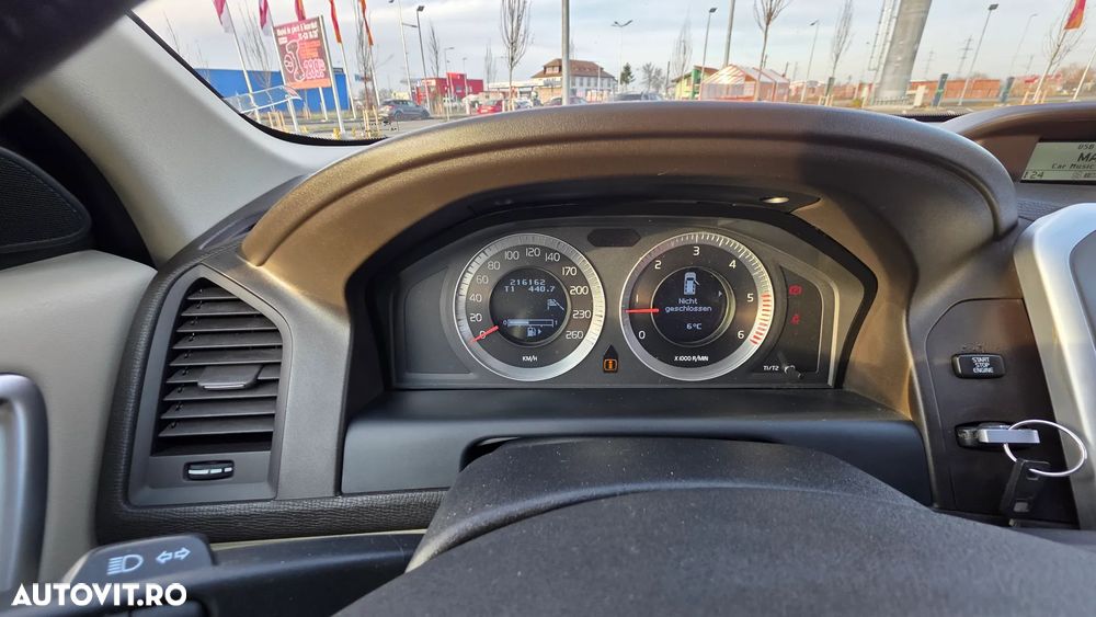 Volvo XC 60 D5 AWD - 29