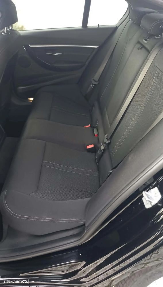 BMW 330 e iPerformance Advantage - 6