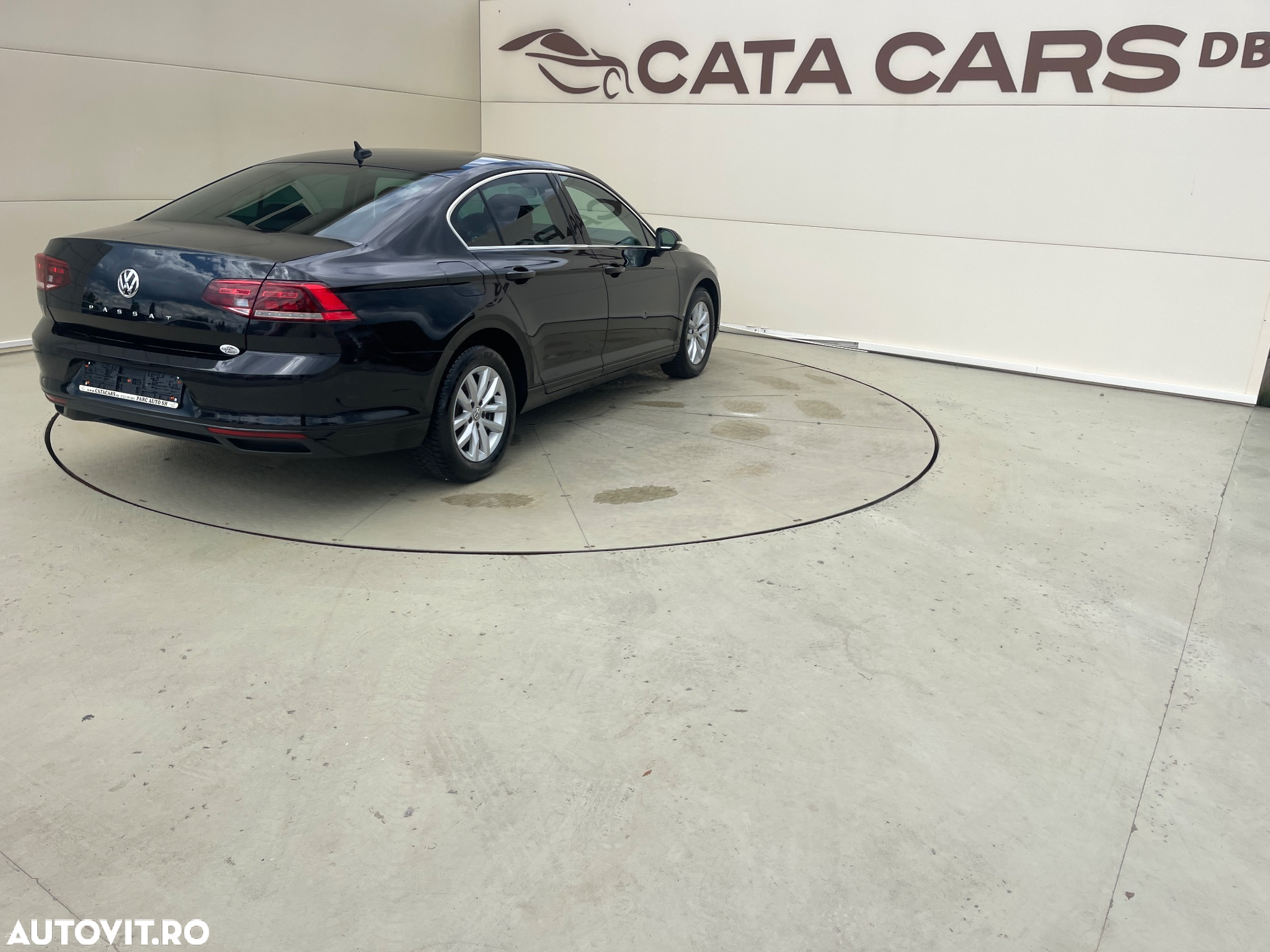 Volkswagen Passat - 15