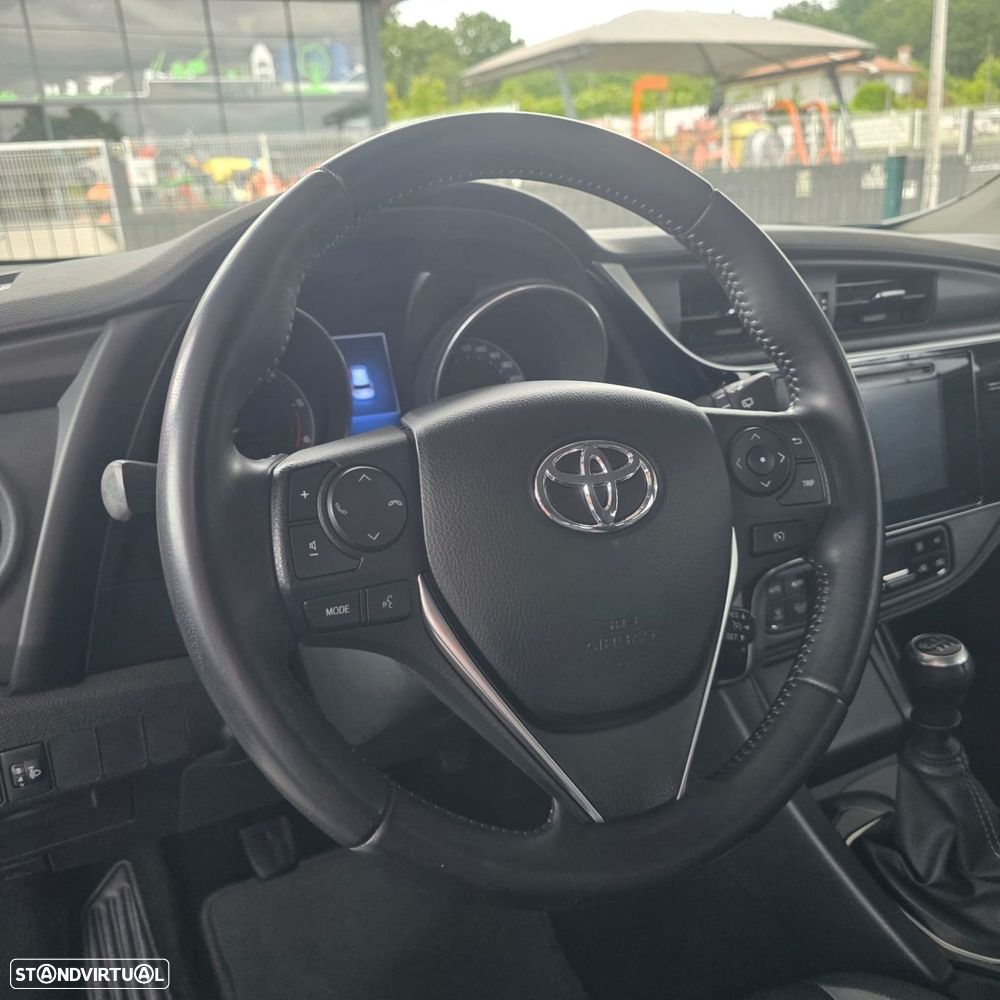 Toyota Auris 1.4 D-4D Comfort+Pack Sport - 16