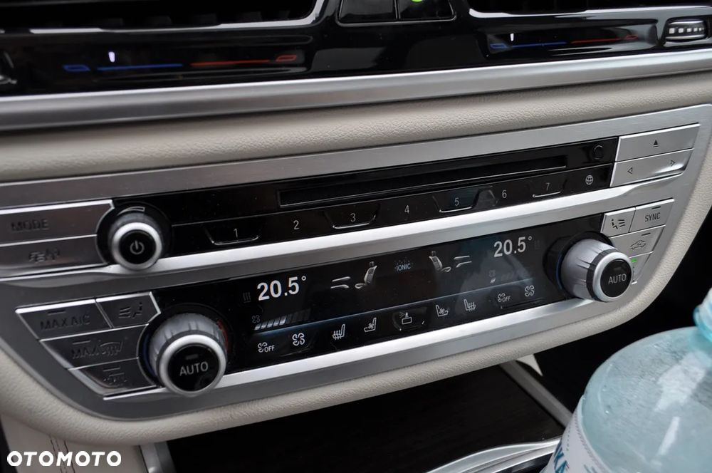 BMW Seria 7 750Ld xDrive - 21