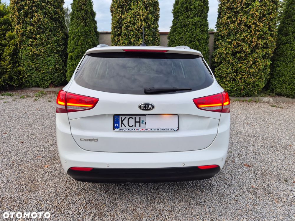 Kia Ceed 1.6 GDI ISG Spirit - 37