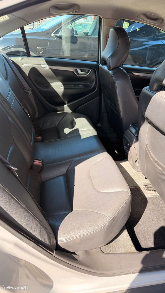 Volvo S60 2.4 D5 - 11