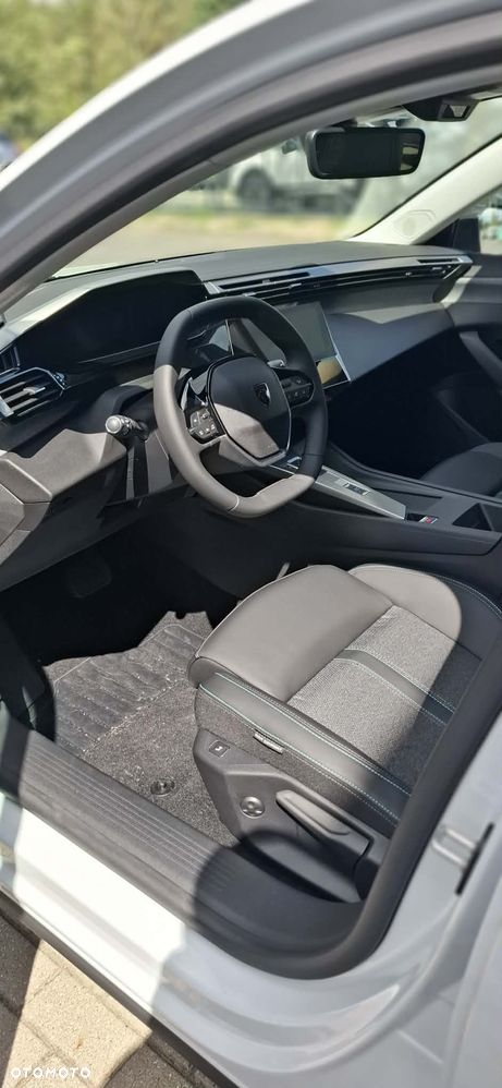 Peugeot 408 - 13