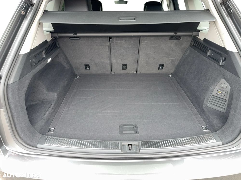 Volkswagen Touareg V6 TDI 4MOTION Elegance - 32