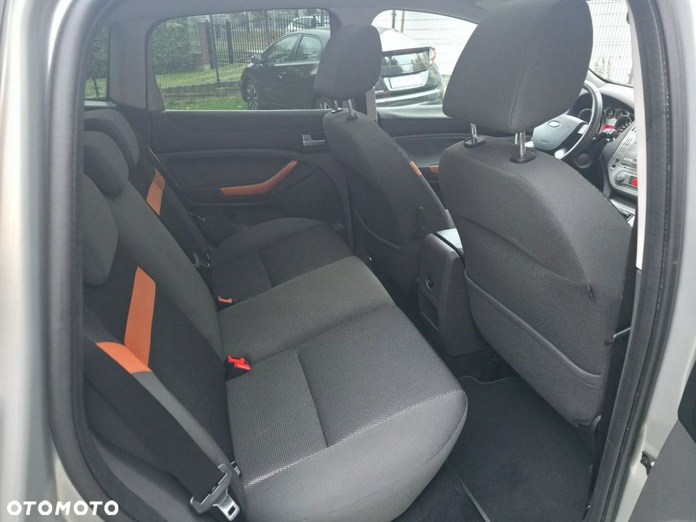 Ford Kuga - 9