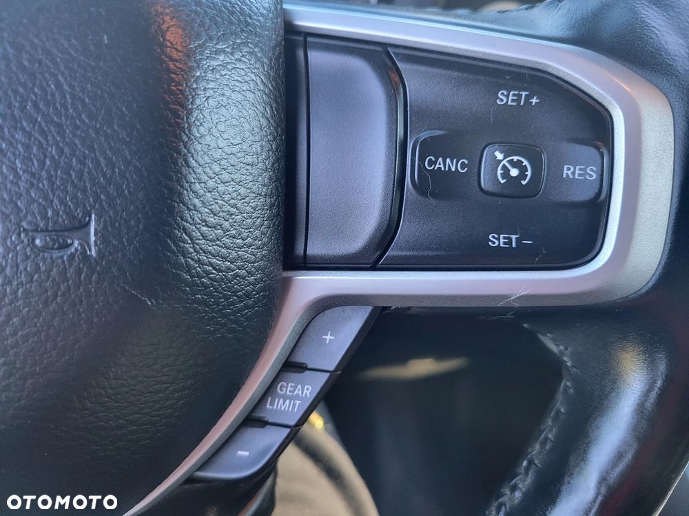 RAM 1500 Crew Cab Shortbed Bighorn - 25