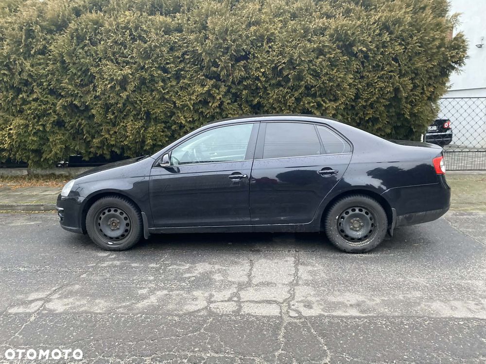 Volkswagen Jetta 1.6 TDI DPF Comfortline - 3