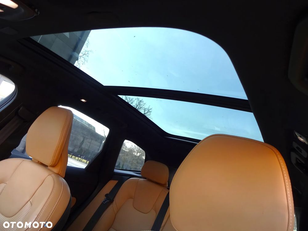 Volvo XC 60 T8 Plug-In Hybrid AWD Ultra Dark - 36