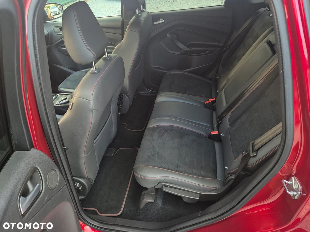 Ford Kuga 1.5 EcoBoost 2x4 ST-Line - 28