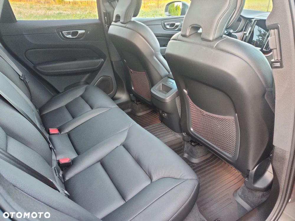 Volvo XC 60 B5 B AWD Geartronic Momentum Pro - 15
