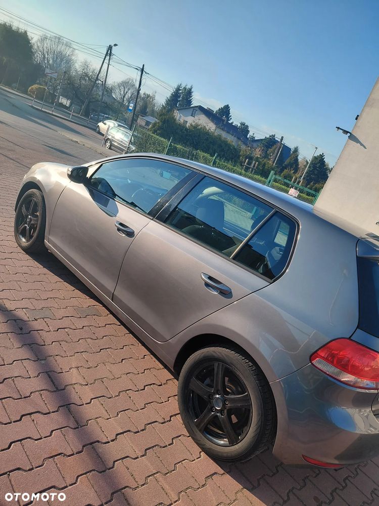Volkswagen Golf - 6