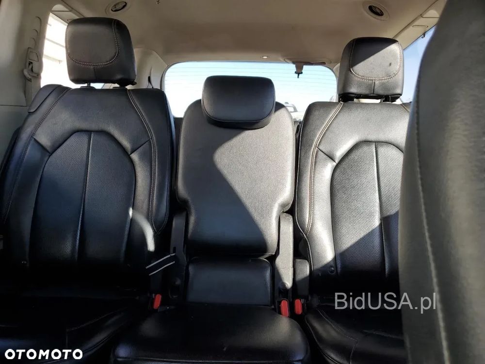 Chrysler Pacifica - 10