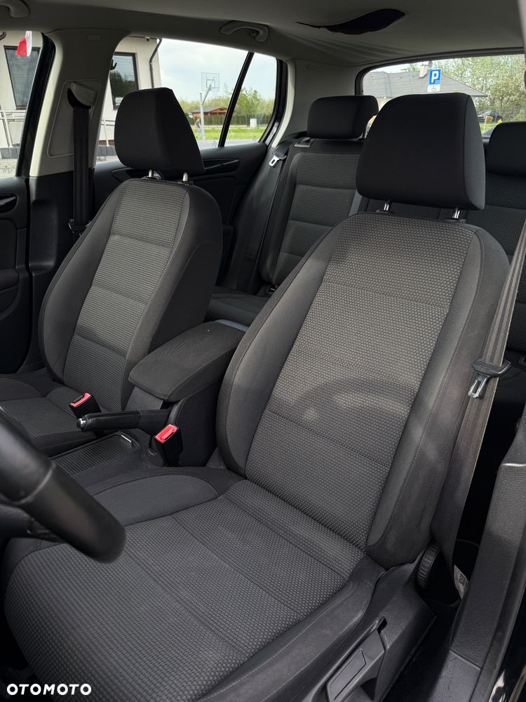 Volkswagen Golf - 8