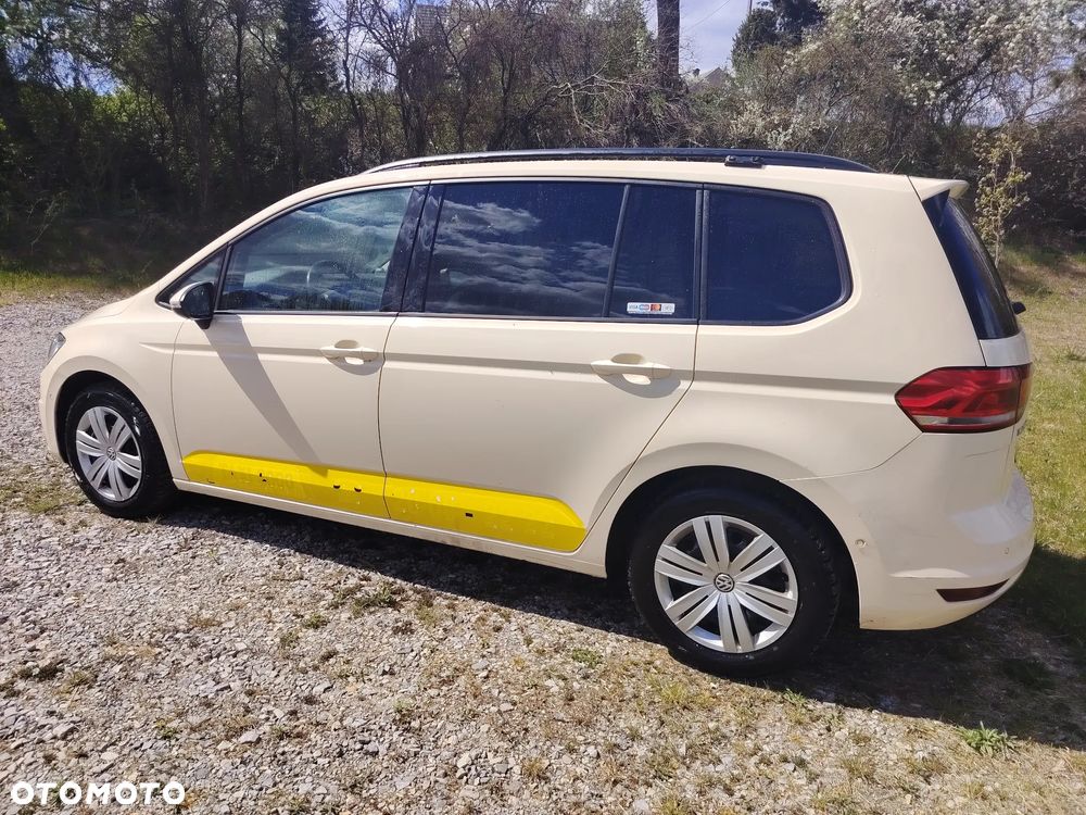 Volkswagen Touran - 4