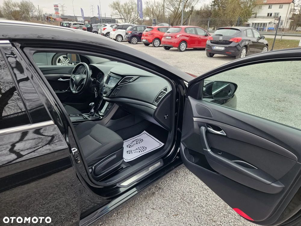 Hyundai i40 Kombi blue 1.6 Trend - 30