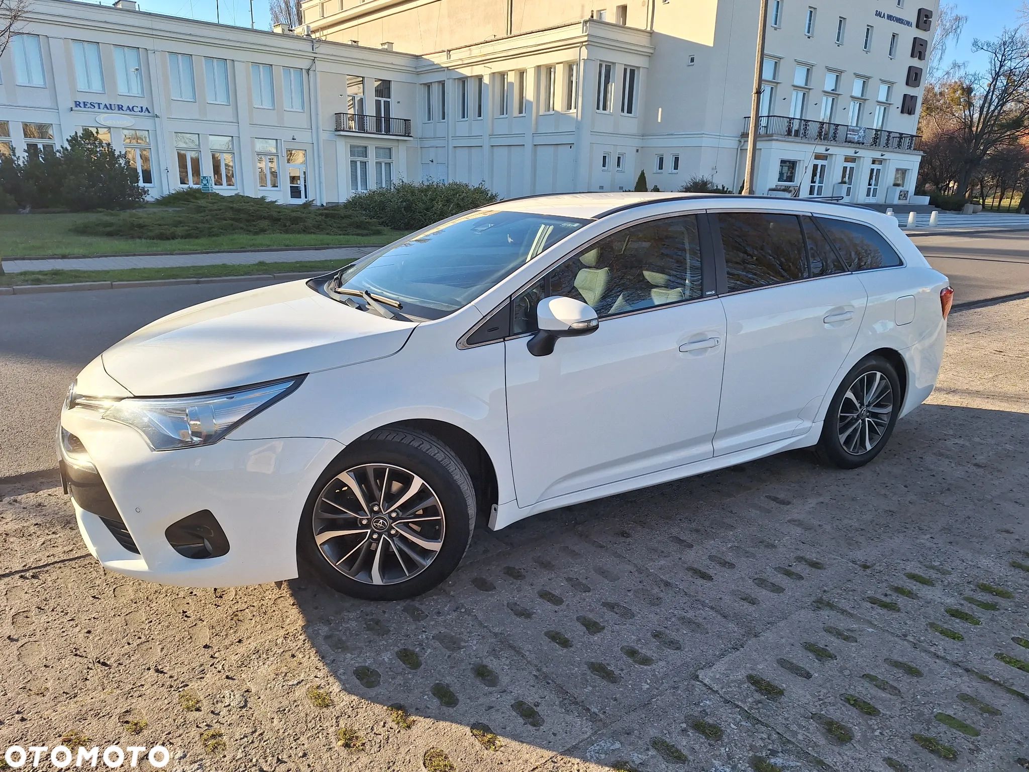 Toyota Avensis 1.8 Sol - 1