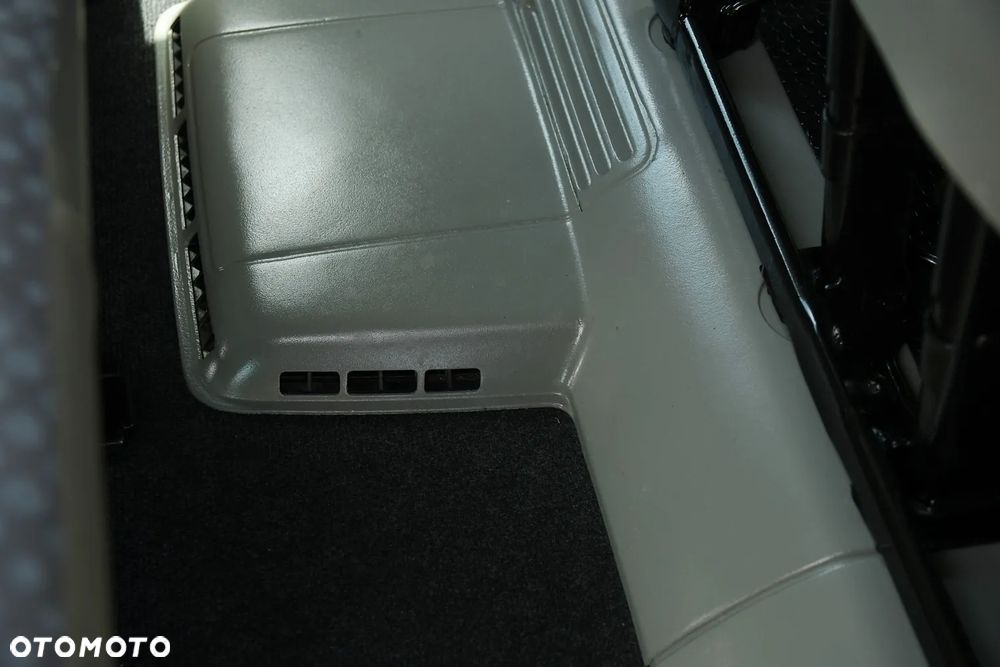 Renault Trafic - 25