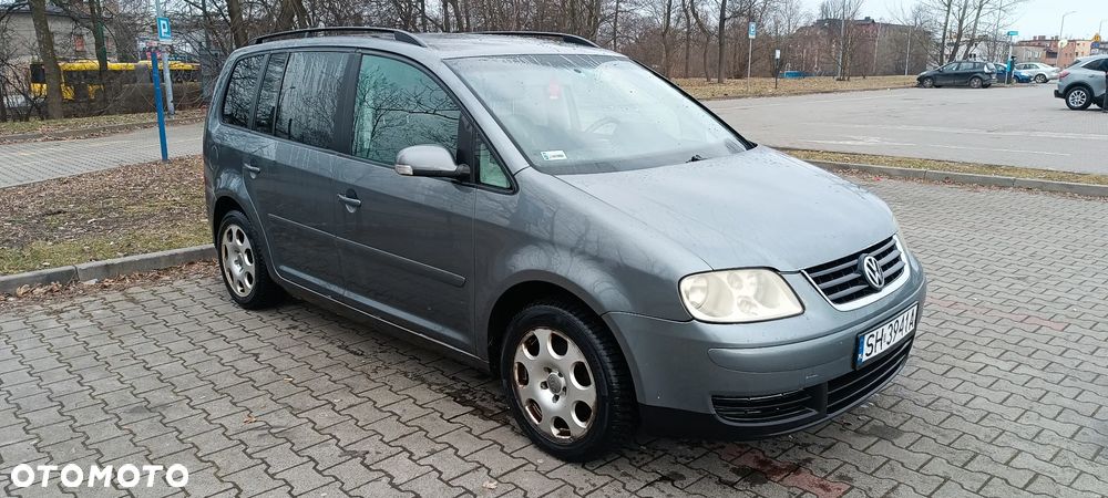 Volkswagen Touran - 1