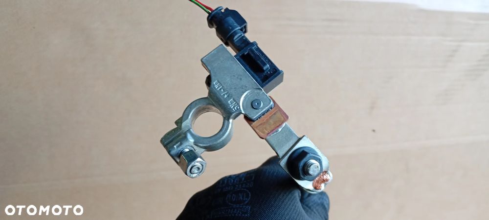 Klema minusowa akumulatora Opel Astra K 39121714 - 4