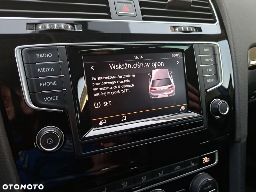 Volkswagen Golf 1.4 TSI BMT Highline DSG - 27