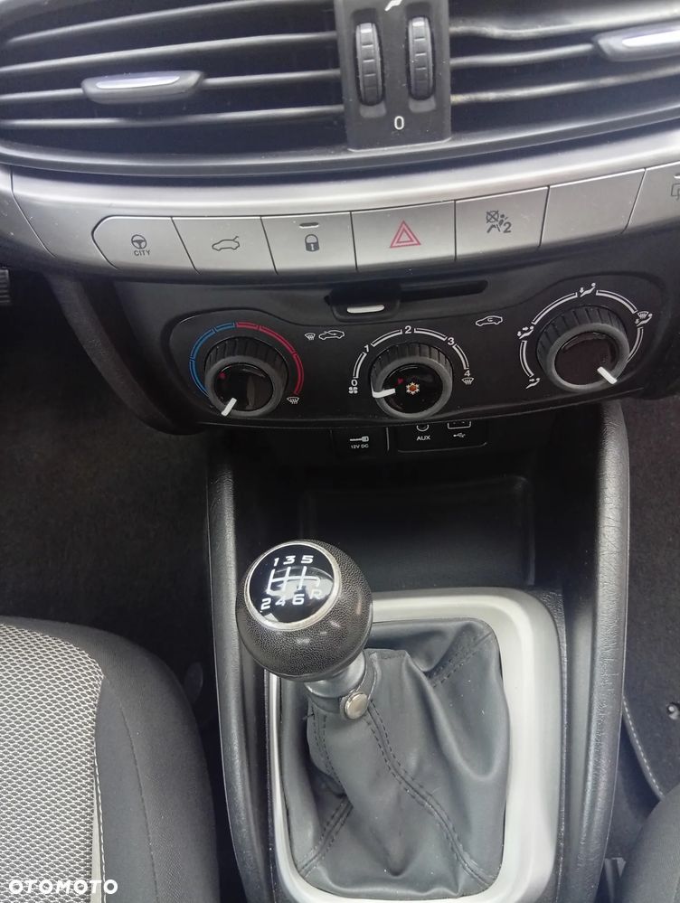Fiat Tipo - 12
