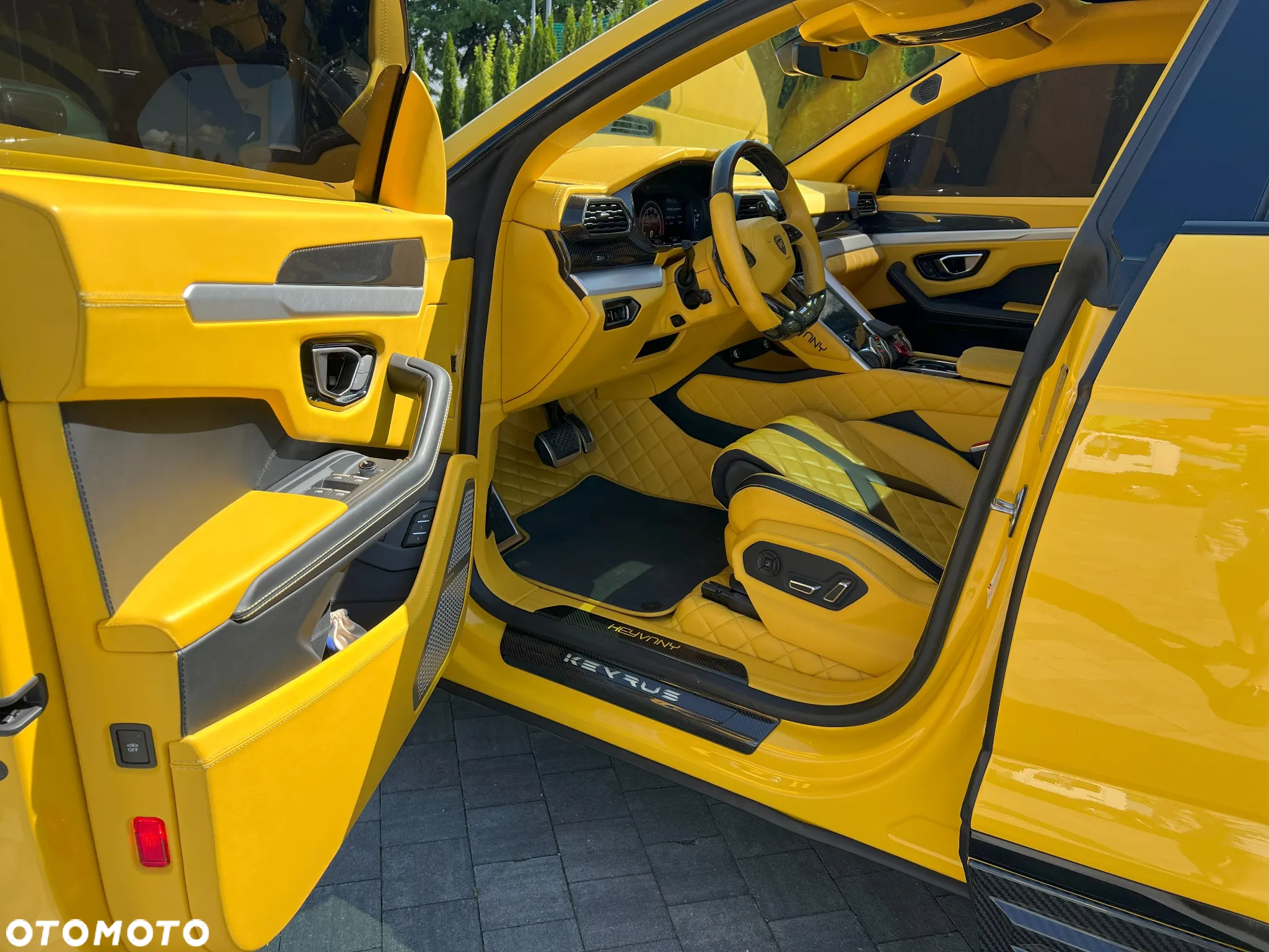 Lamborghini Urus Standard - 13