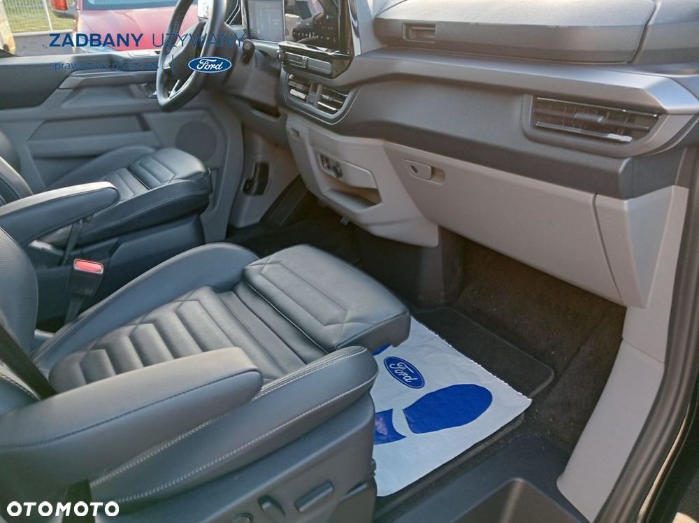 Ford Tourneo Custom - 19