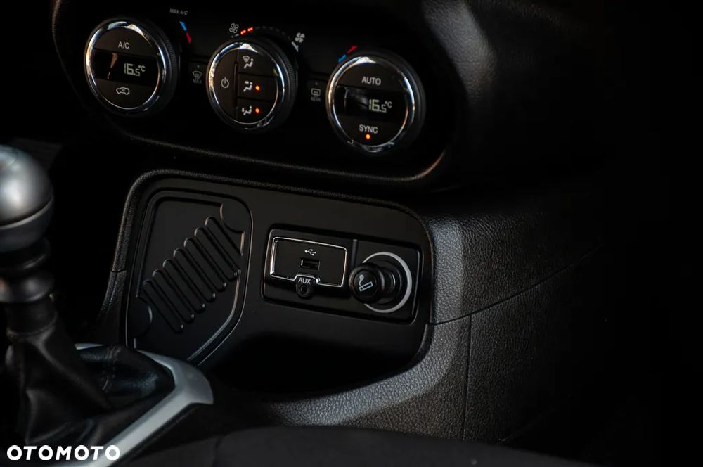 Jeep Renegade 1.4 MultiAir Longitude - 31