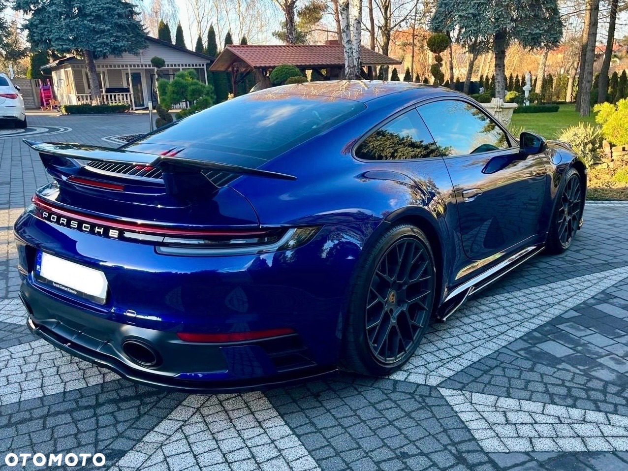 Porsche 911 Carrera - 11