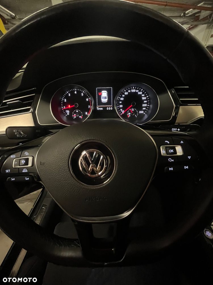 Volkswagen Passat - 7