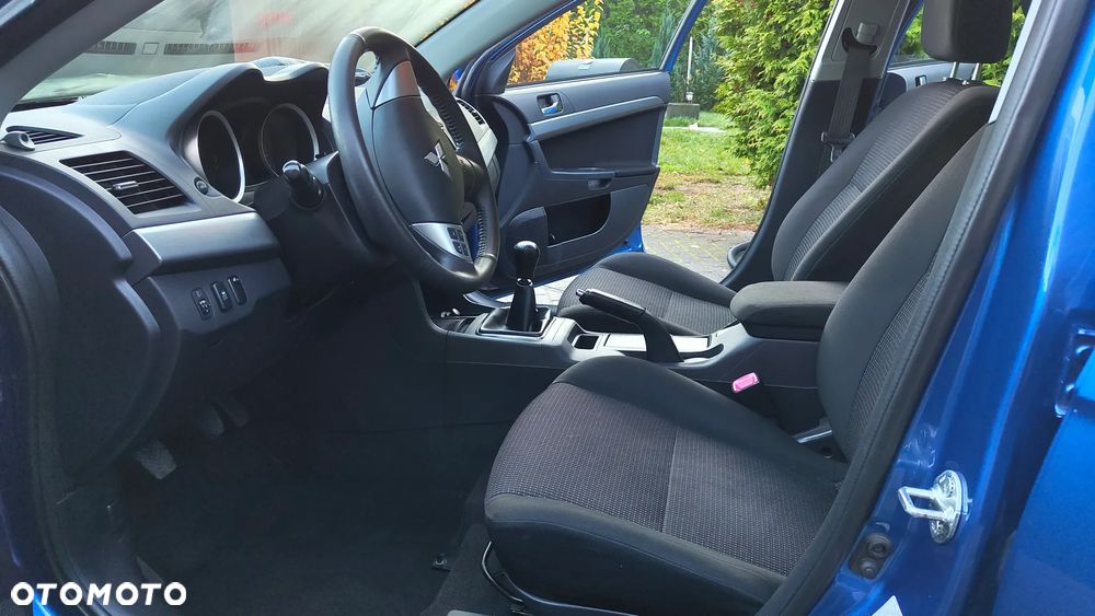 Mitsubishi Lancer - 11