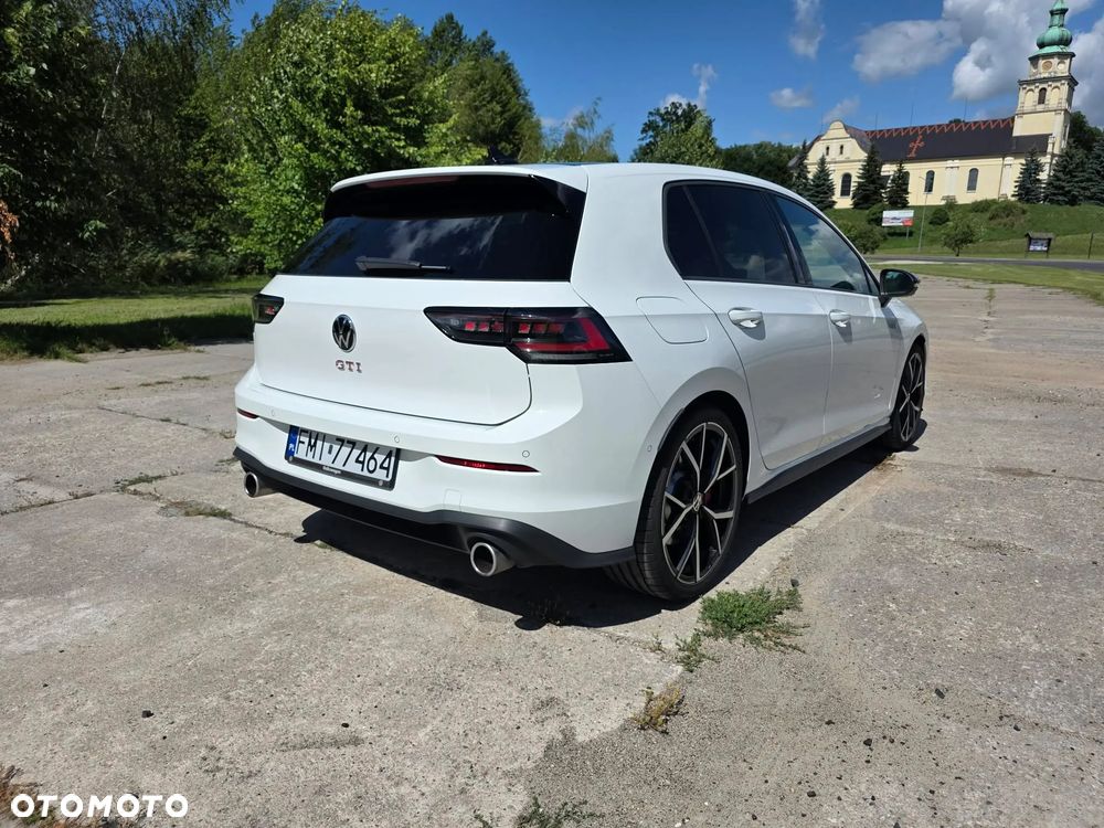 Volkswagen Golf - 6