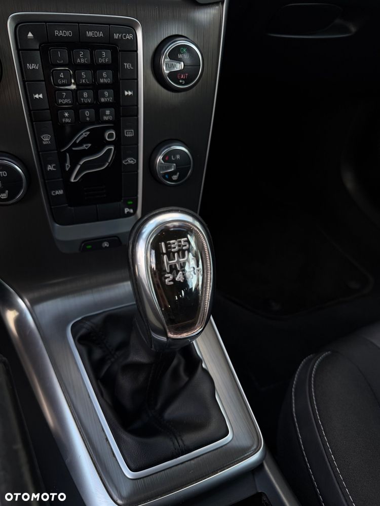 Volvo V40 D3 Momentum - 23