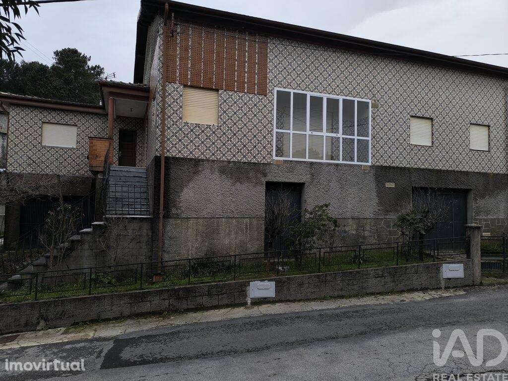 Moradia bi-familiar T5 em Vila Cova da Lixa e Borba de Godim de 173,5 - Grande imagem: 2/40