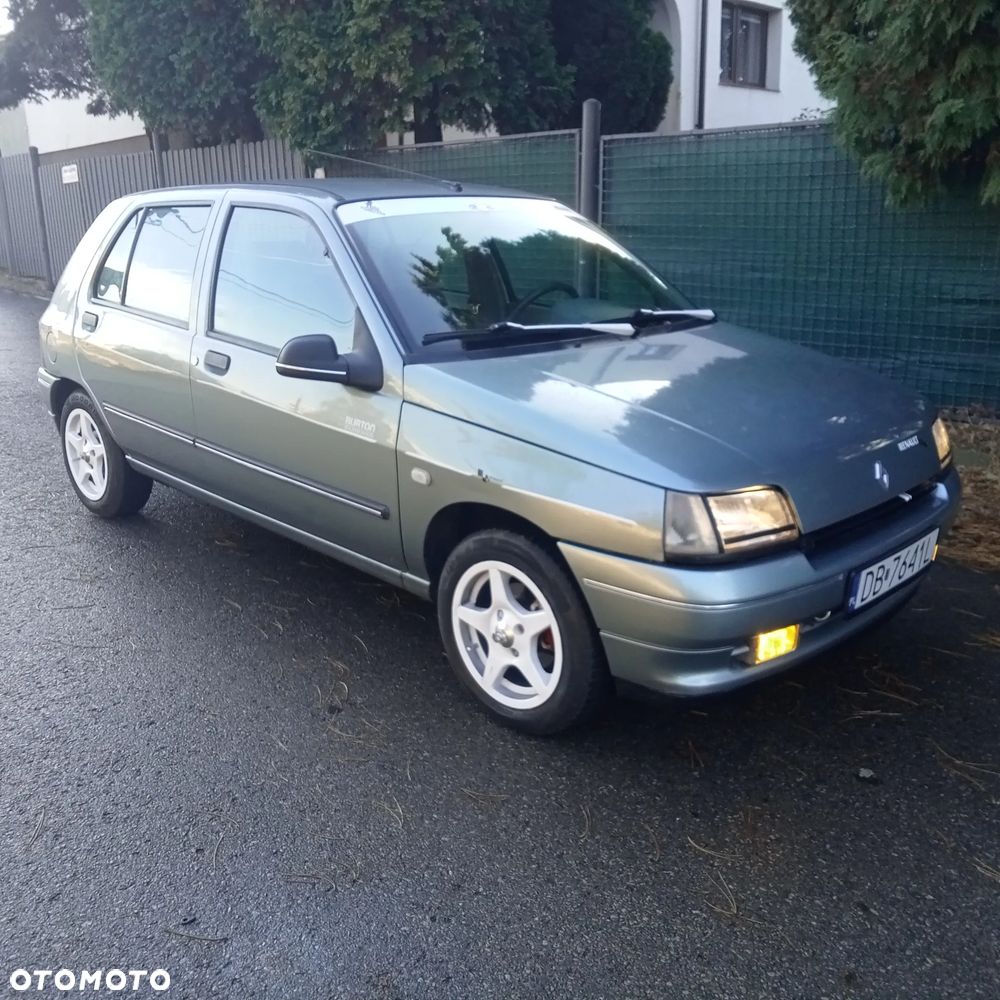 Renault Clio - 27