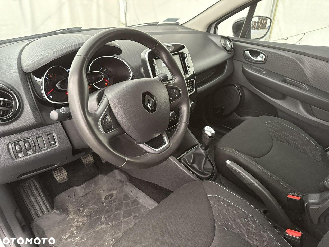 Renault Clio - 14