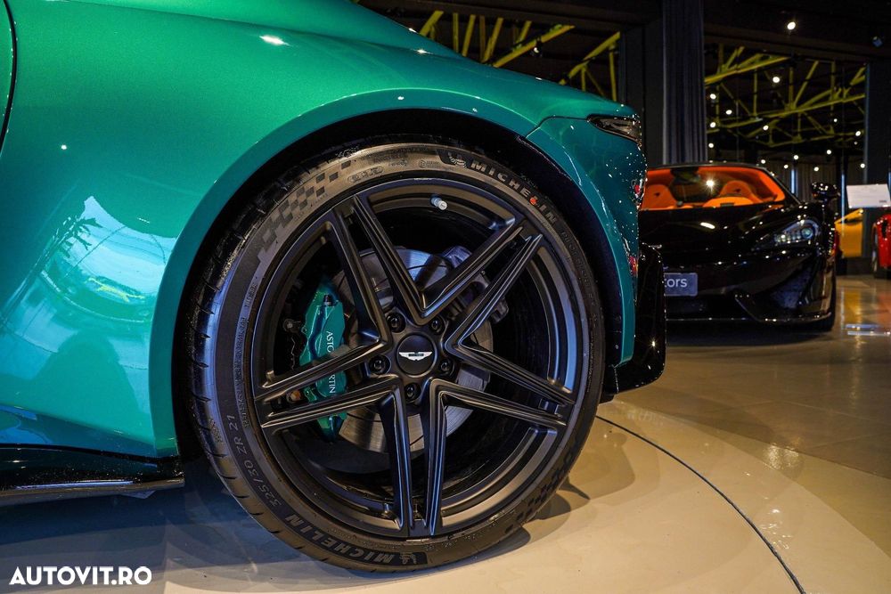Aston Martin V8 Vantage - 13