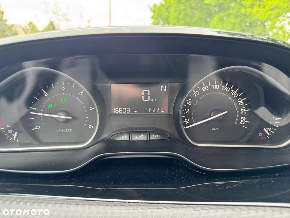 Peugeot 2008 - 18