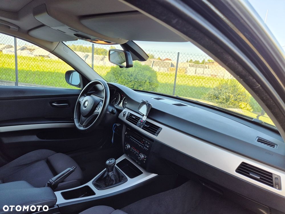 BMW Seria 3 320d - 6