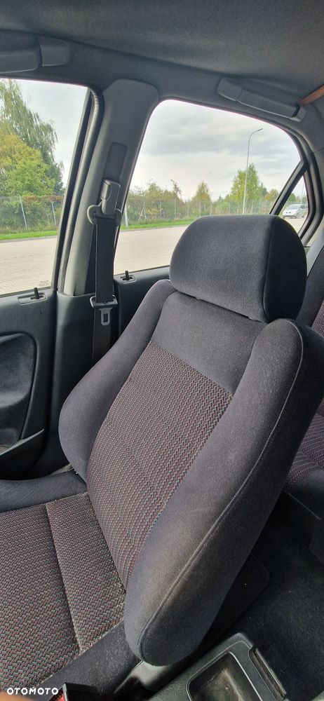Honda Civic 1.4i S - 22