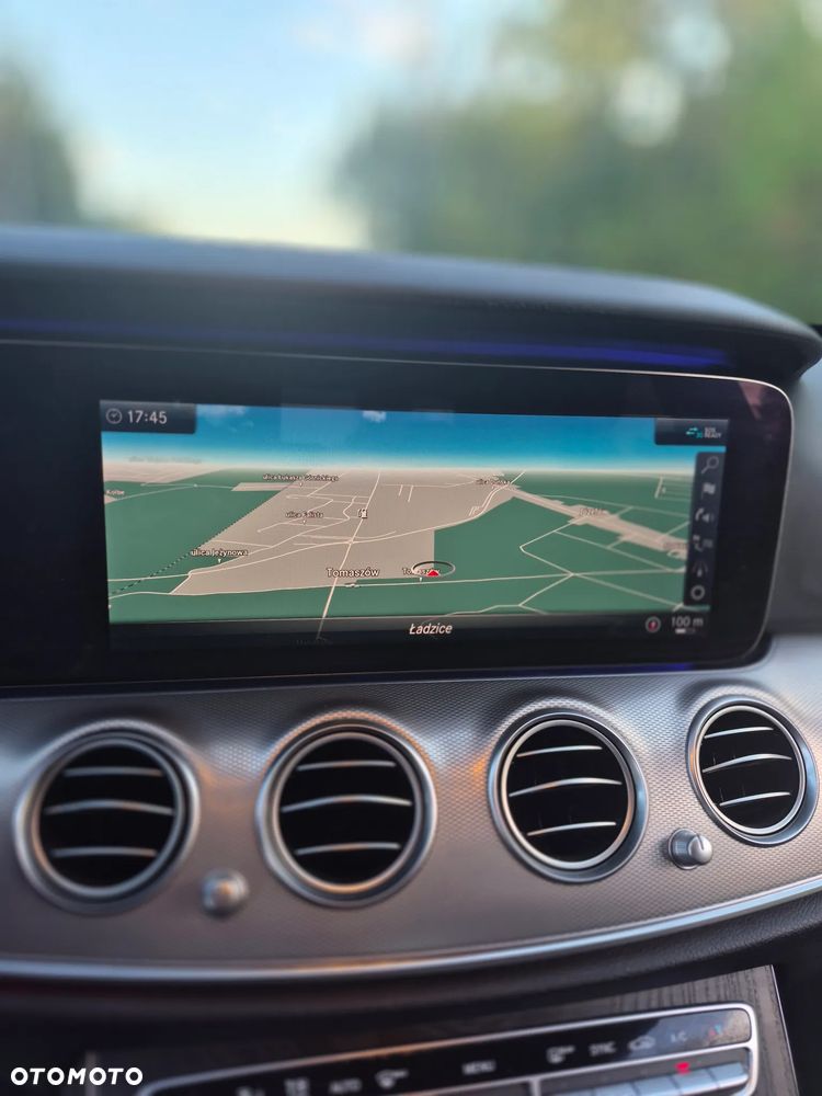 Mercedes-Benz Klasa E 220 d 9G-TRONIC AMG Line - 26