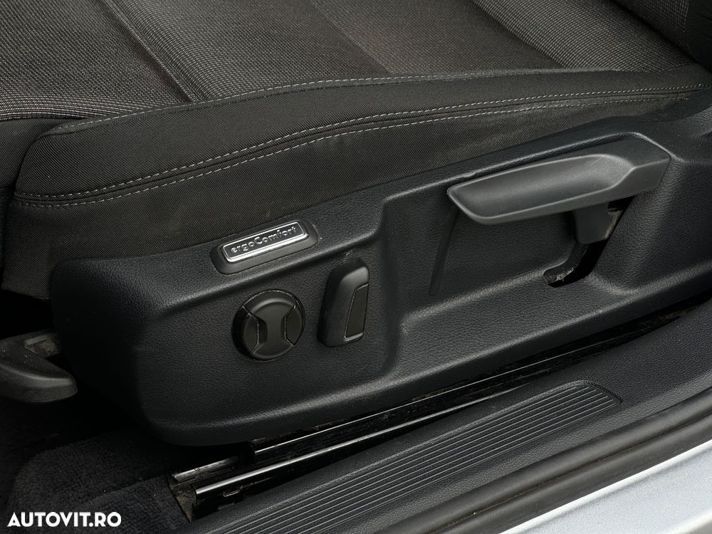 Volkswagen Passat 1.6 TDI SCR DSG Comfortline - 36