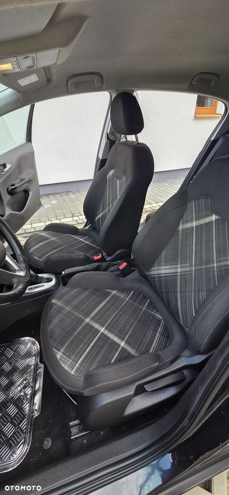 Opel Corsa 1.4 Automatik Color Edition - 15