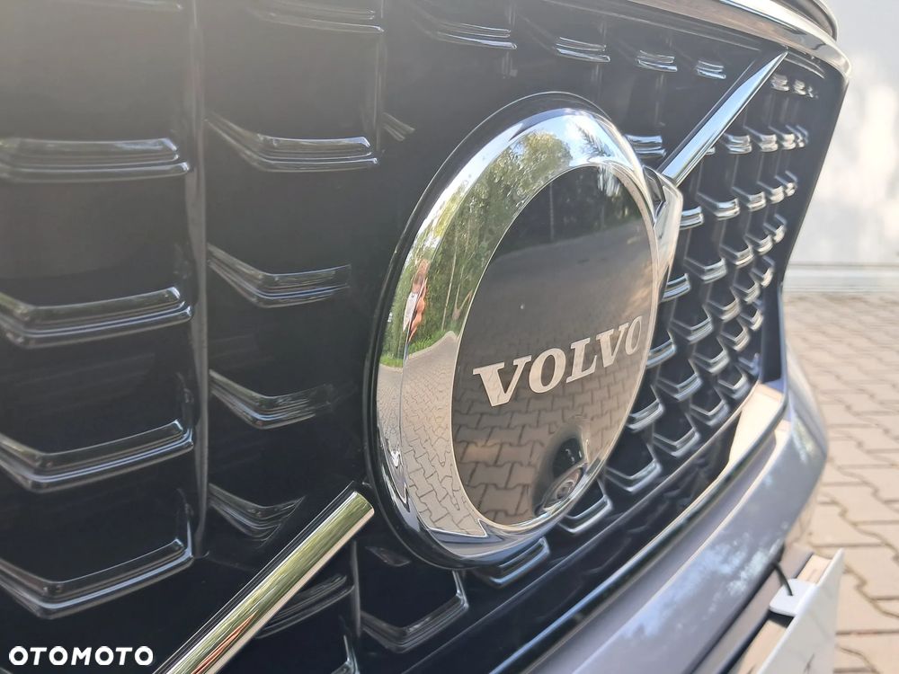 Volvo XC 40 B3 Plus Dark - 32