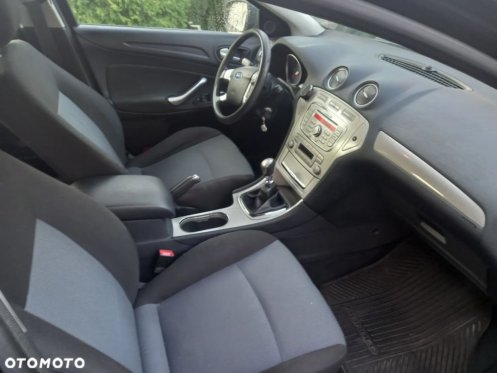 Ford Mondeo - 12